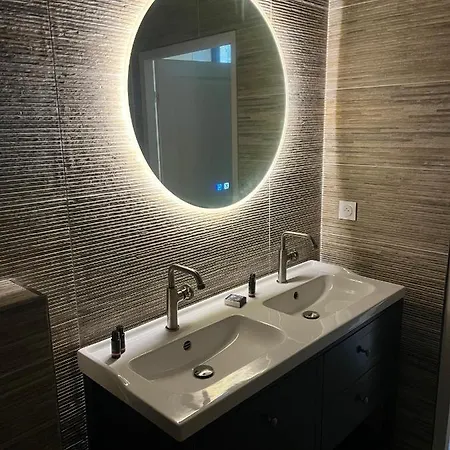 Bears N Breakfast לינה וארוחת בוקר 4*