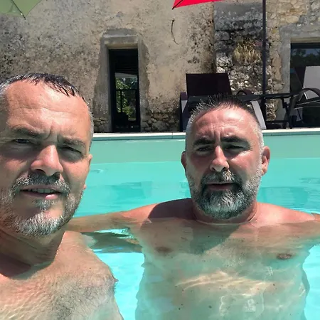 לינה וארוחת בוקר Bears N Breakfast קונדום