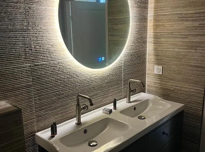 Bears N Breakfast Bed & Breakfast 4*